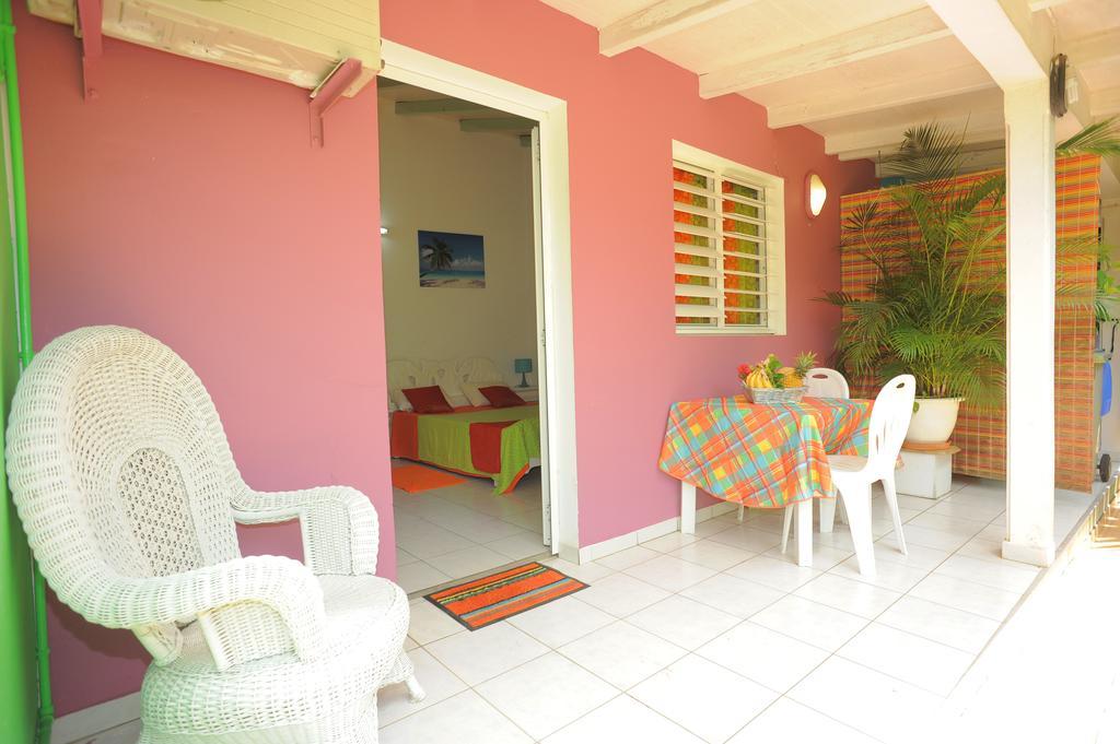 Vila Au Domaine Des Bougainvilliers Sainte-Rose Exteriér fotografie