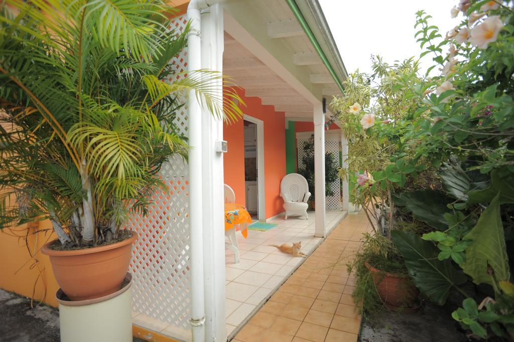 Vila Au Domaine Des Bougainvilliers Sainte-Rose Exteriér fotografie