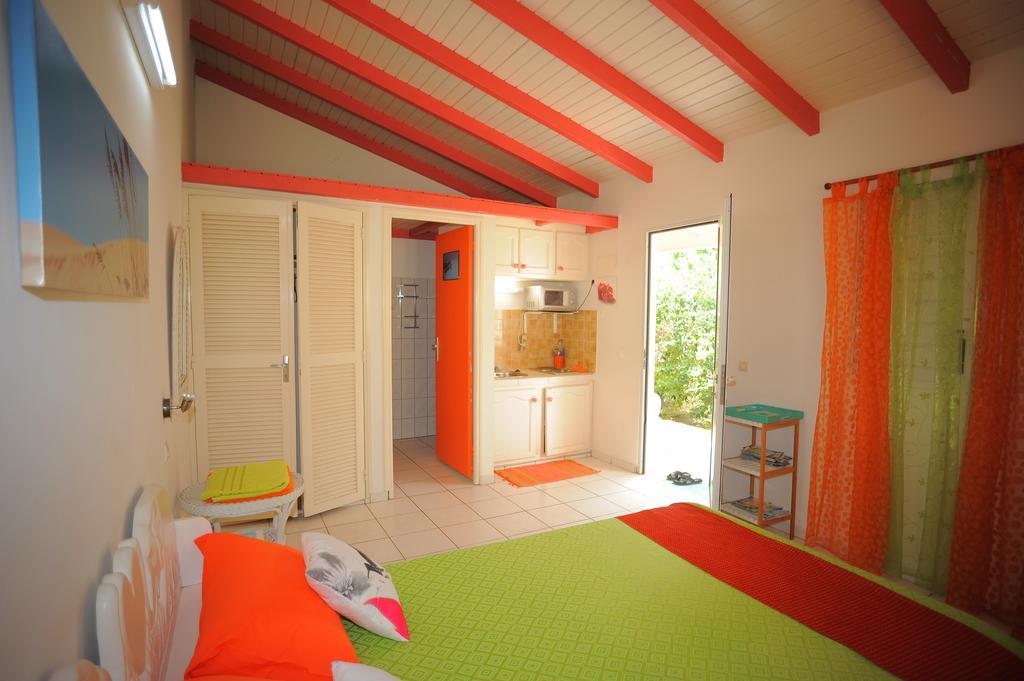 Vila Au Domaine Des Bougainvilliers Sainte-Rose Exteriér fotografie