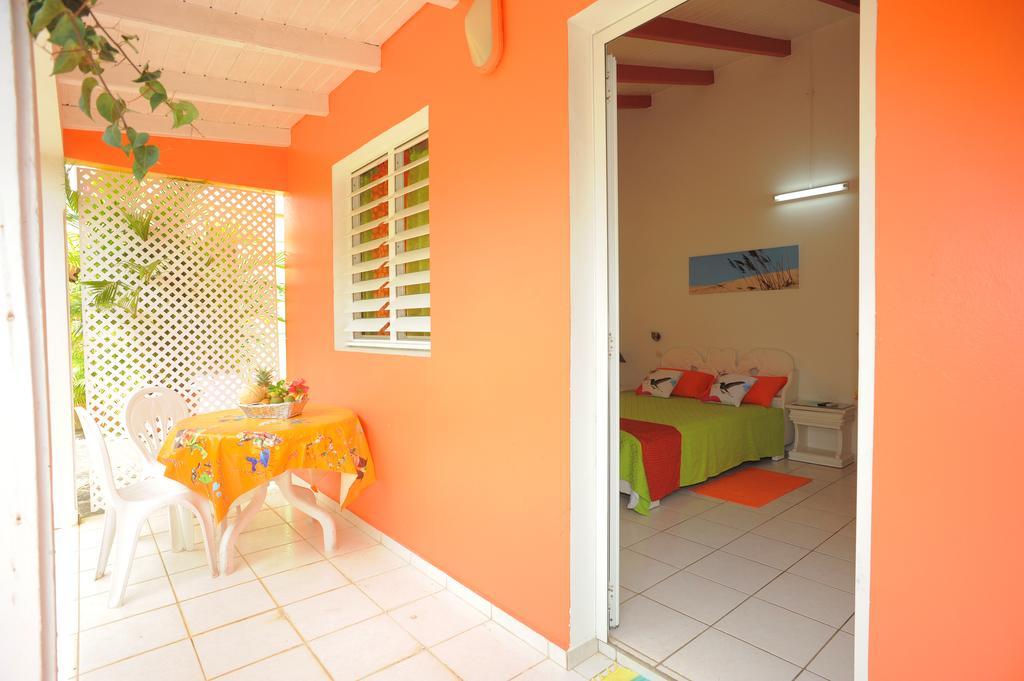 Vila Au Domaine Des Bougainvilliers Sainte-Rose Exteriér fotografie